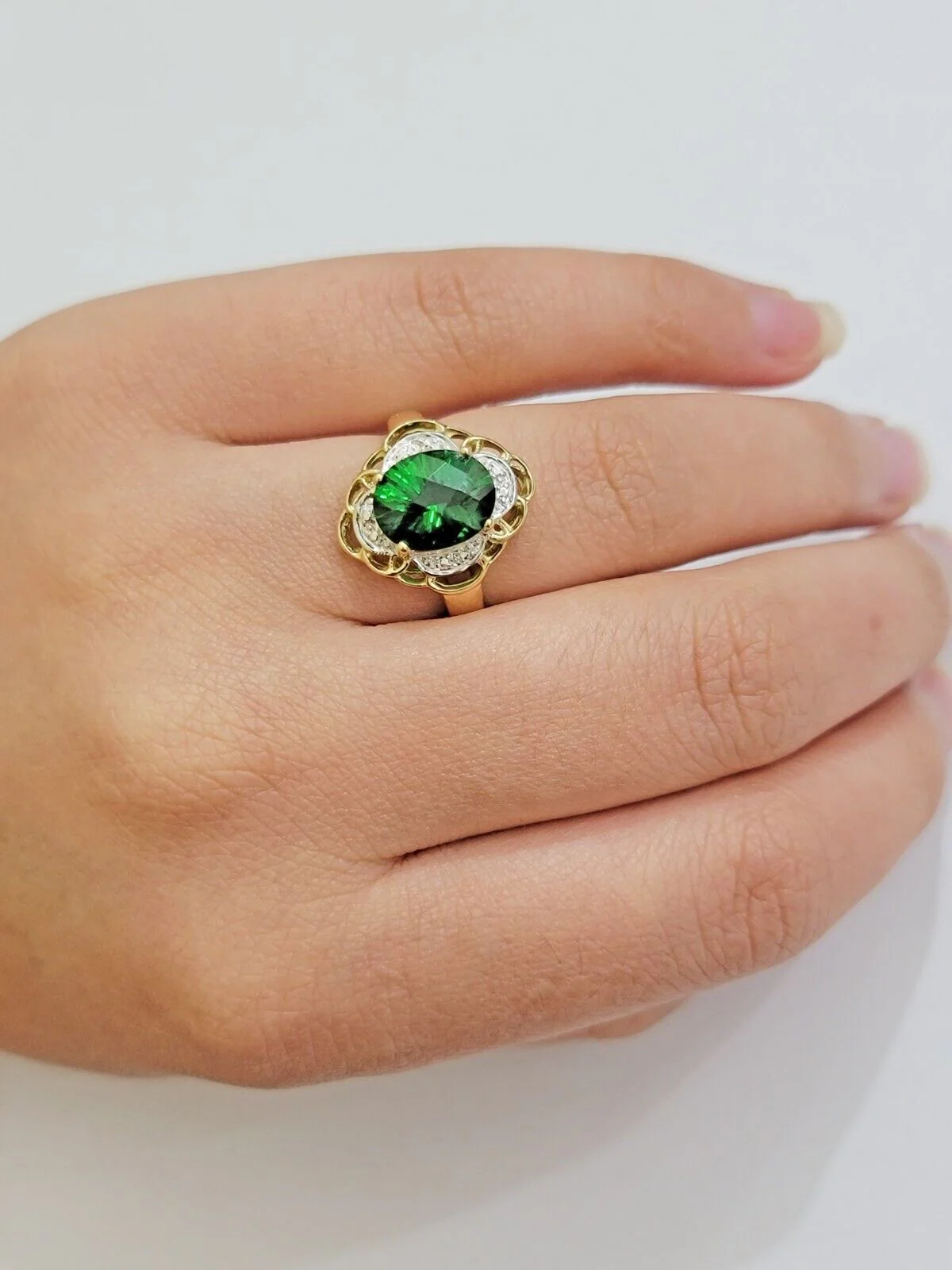 10k Gold Women Ring Green Color Stone Ladies Band REAL 10KT Ring Sizes 6,7,8,9,10,11 & 12 - Image 3