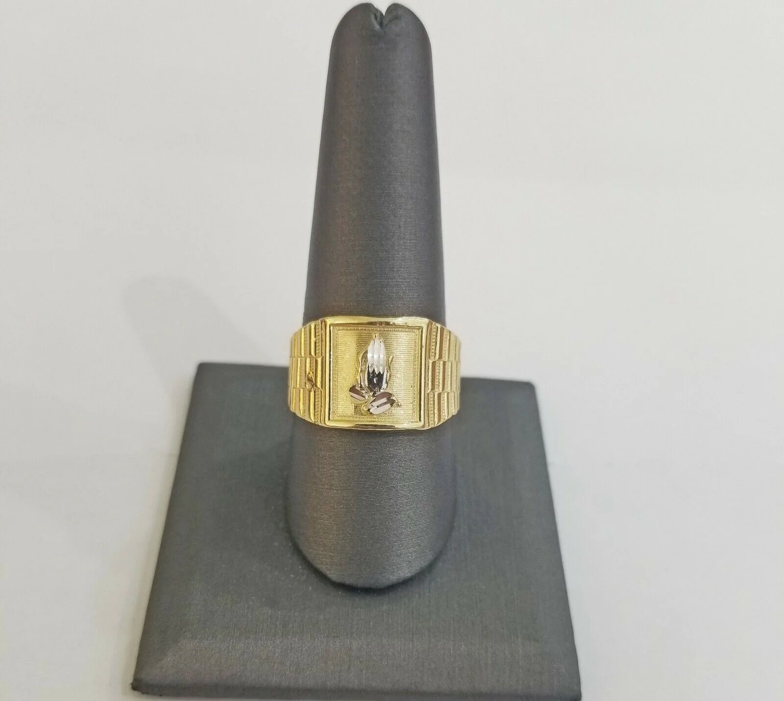 10k Men Yellow Gold prying hand Ring Sizable casual Square 10kt All Sizes