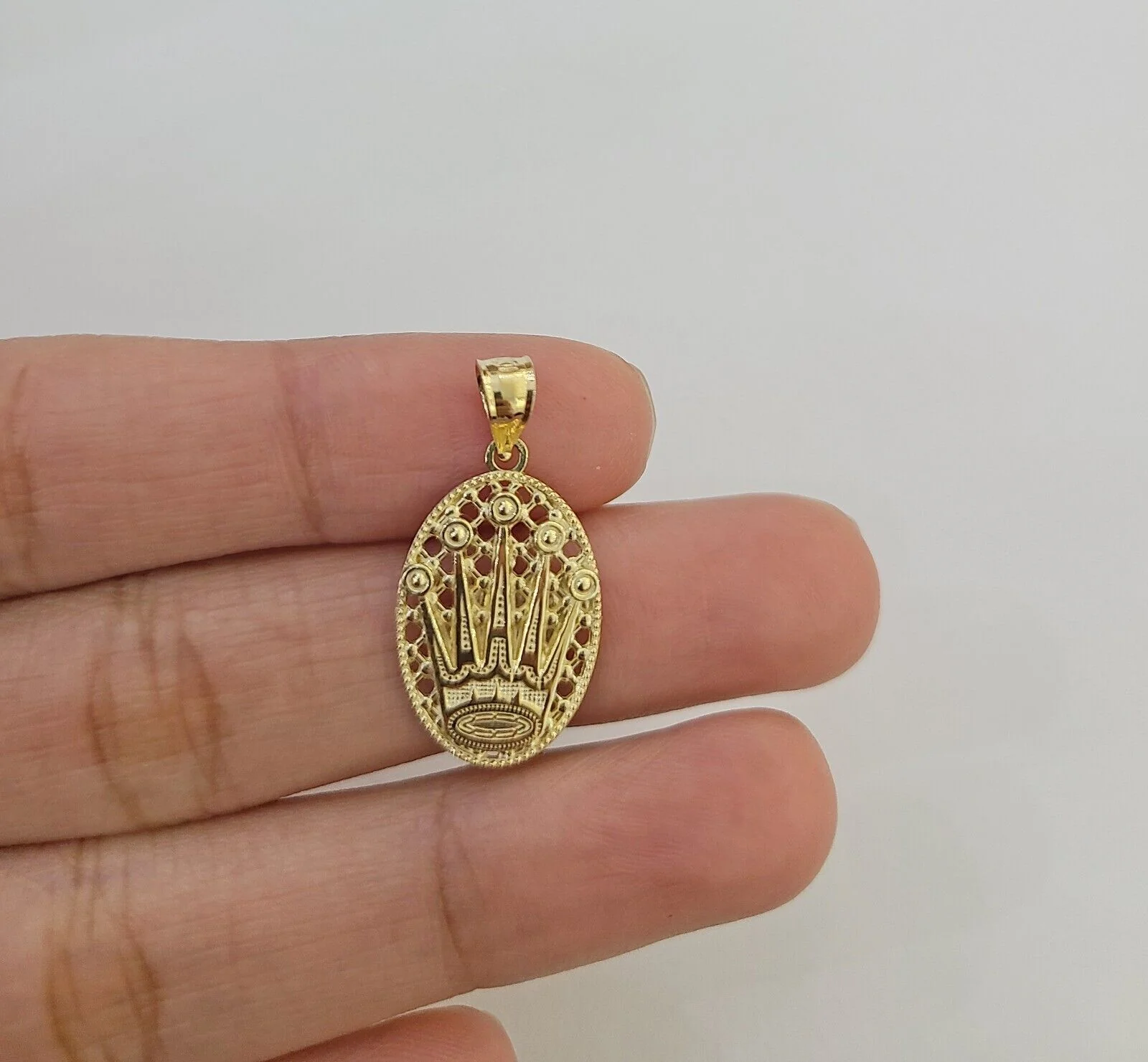 10K Real Yellow Gold Crown Circular Charm Pendant Gold 10kt - Image 2