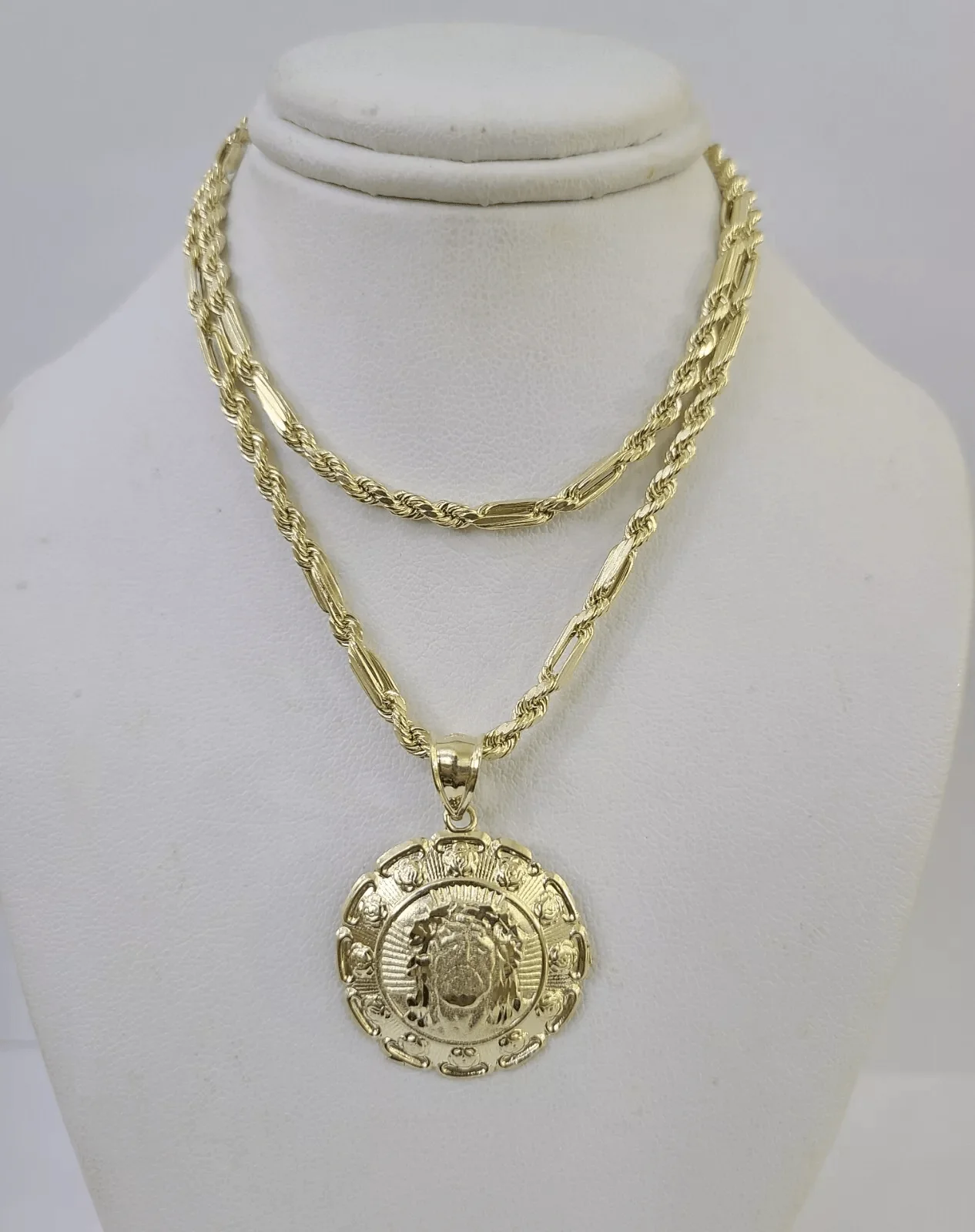 10k Rope Chain 3mm Last Supper Charm 22"/ 3mm Milano 20" Jesus Head Charm - Image 2