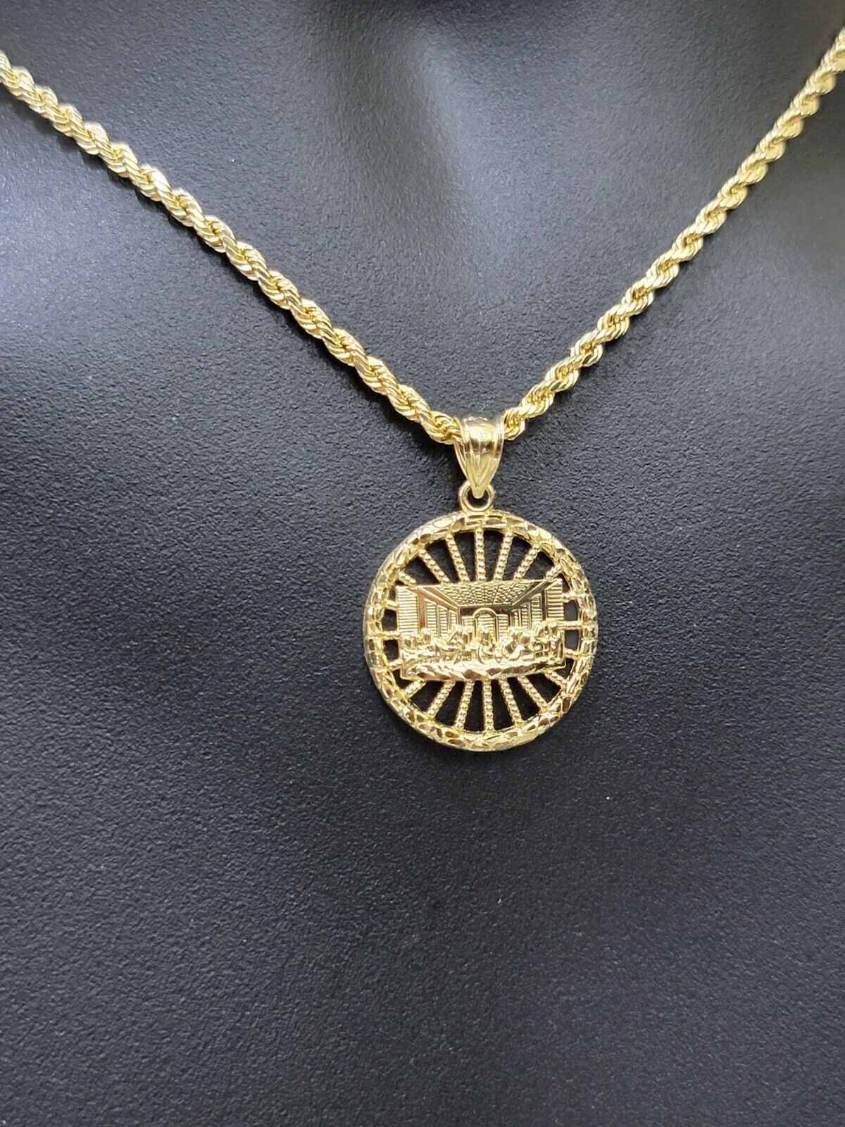 10k Yellow Gold Last Supper Charm Rope Chain 22'' 10kt Circle Pendant Necklace - Image 13