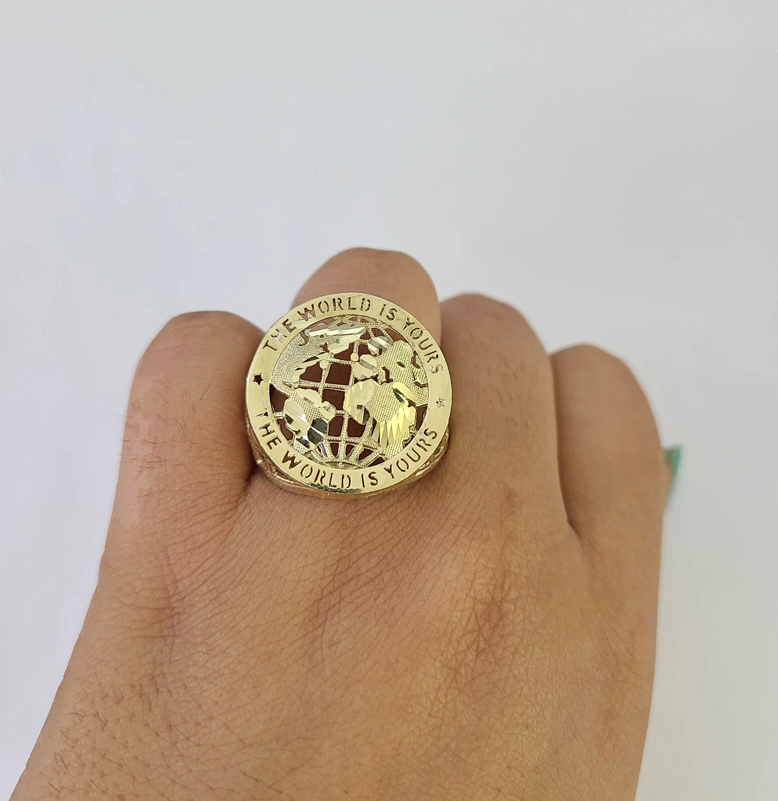 10k Yellow Gold World is Yours Ring Casual Band Genuine Brand New All Sizes