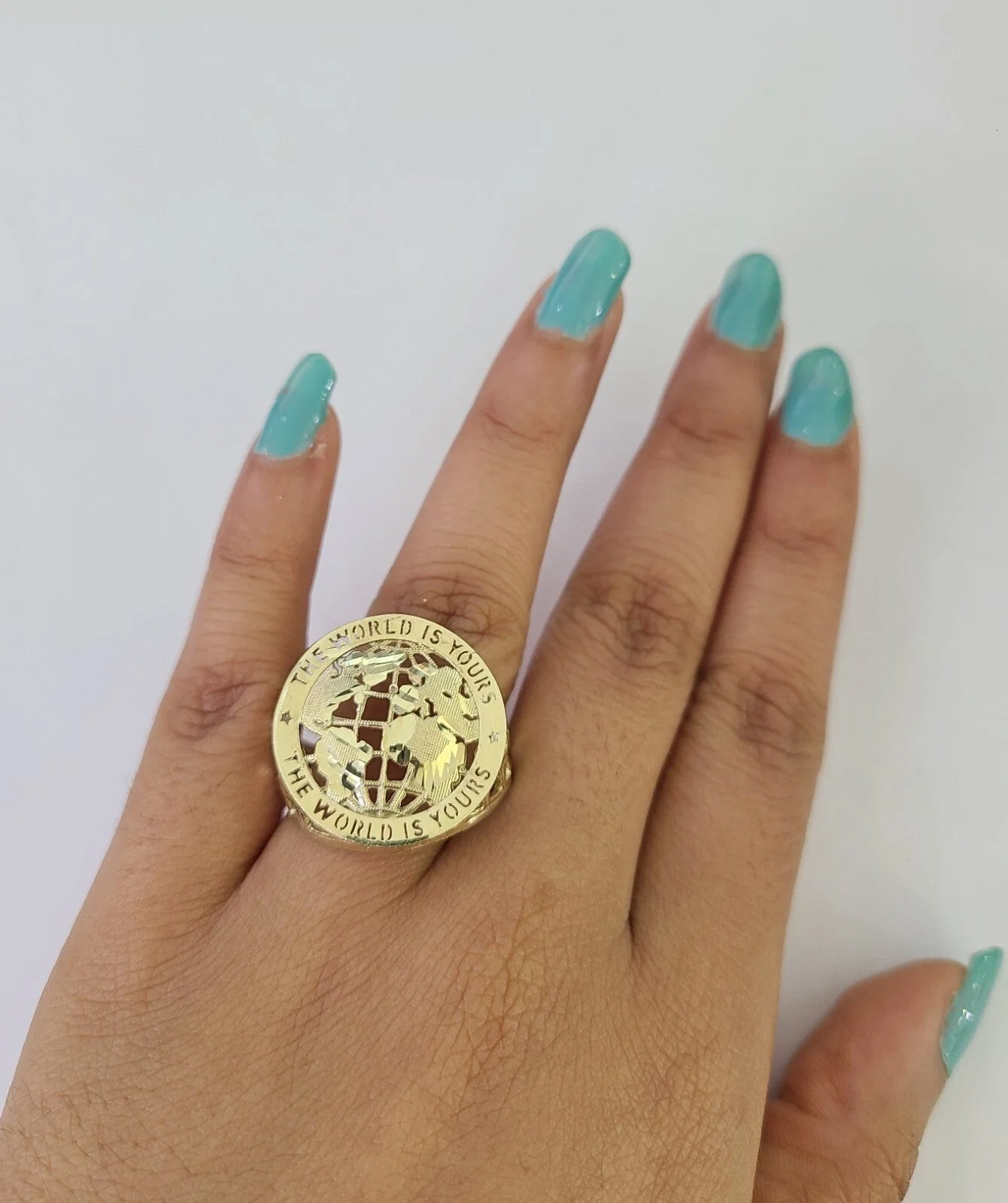 10k Yellow Gold World is Yours Ring Casual Band Genuine Brand New All Sizes - Image 3