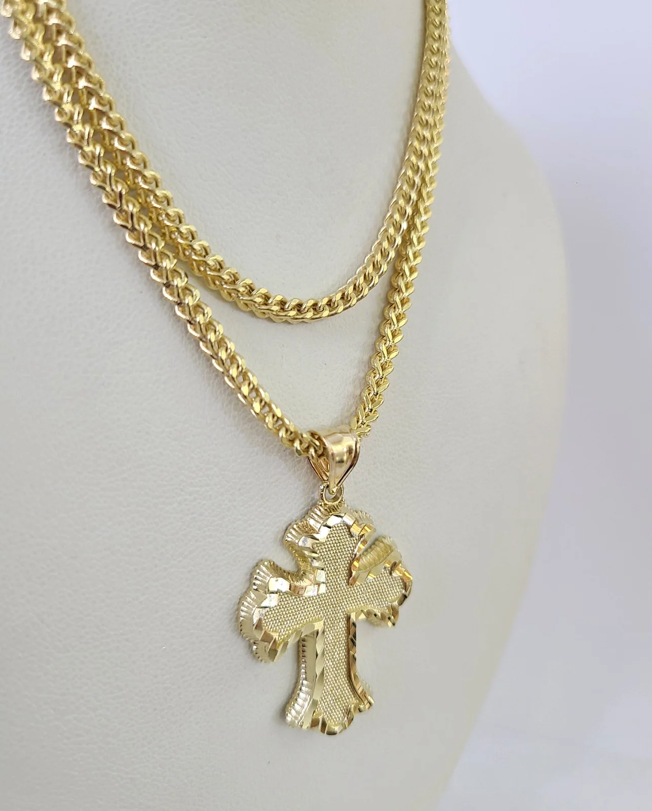 10kt Franco Chain Necklace Jesus Cross Charm Pendant 3mm 18-28 Inch Yellow Gold - Image 4