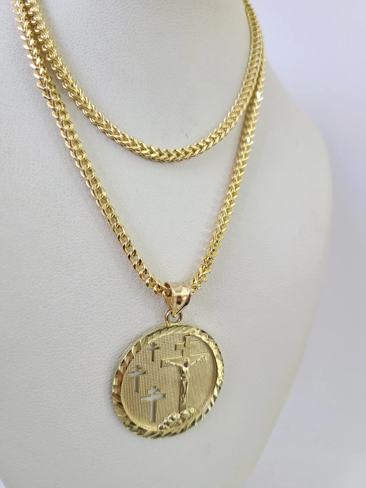 10kt Franco Chain Necklace Jesus Medallion Charm Pendant 3mm 18-28 Inches Gold - Image 4