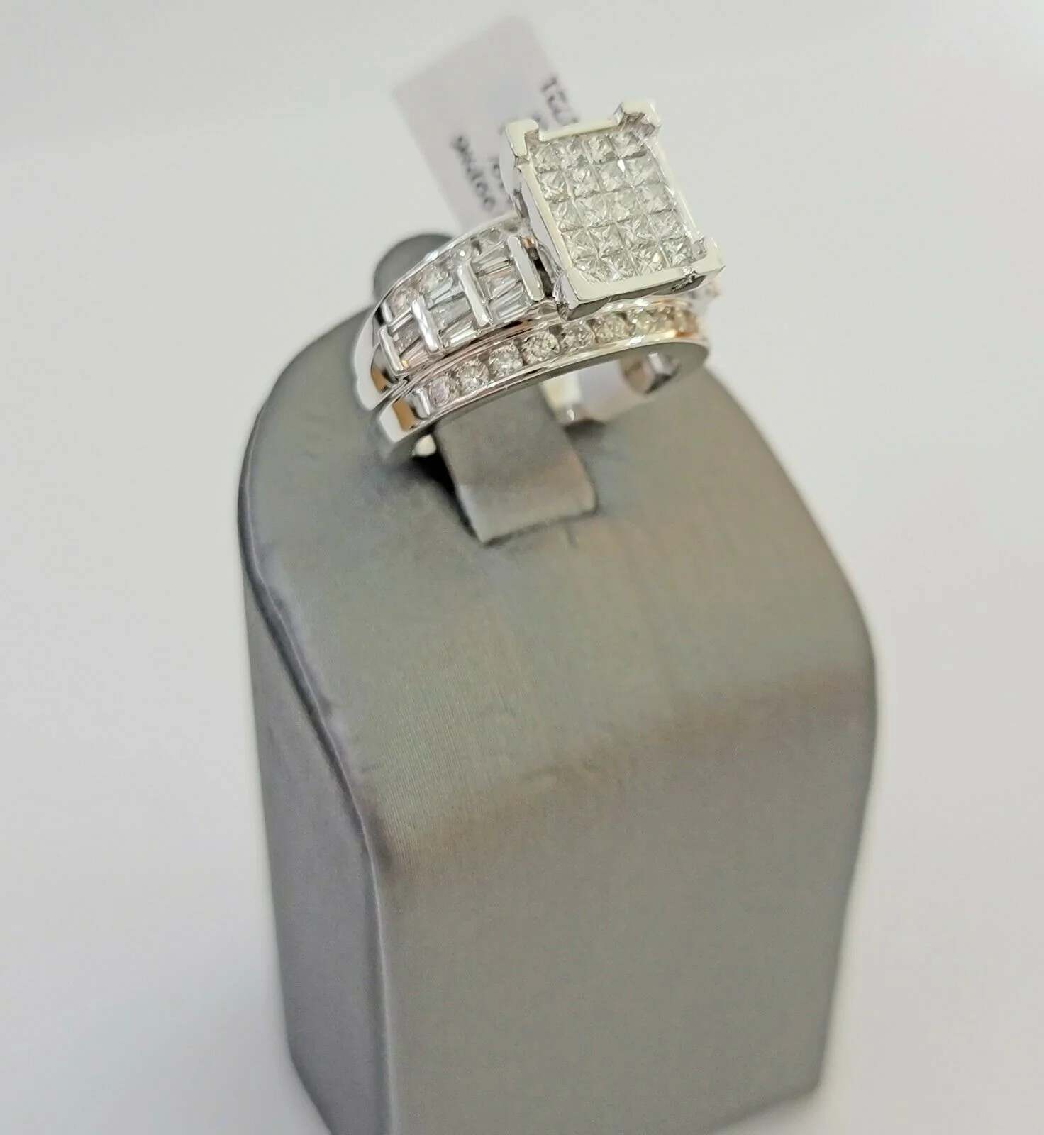 14k white Gold Ladies Ring 2 CT Diamond Princess Cut, Baguette, Round, REAL 14kt - Image 3