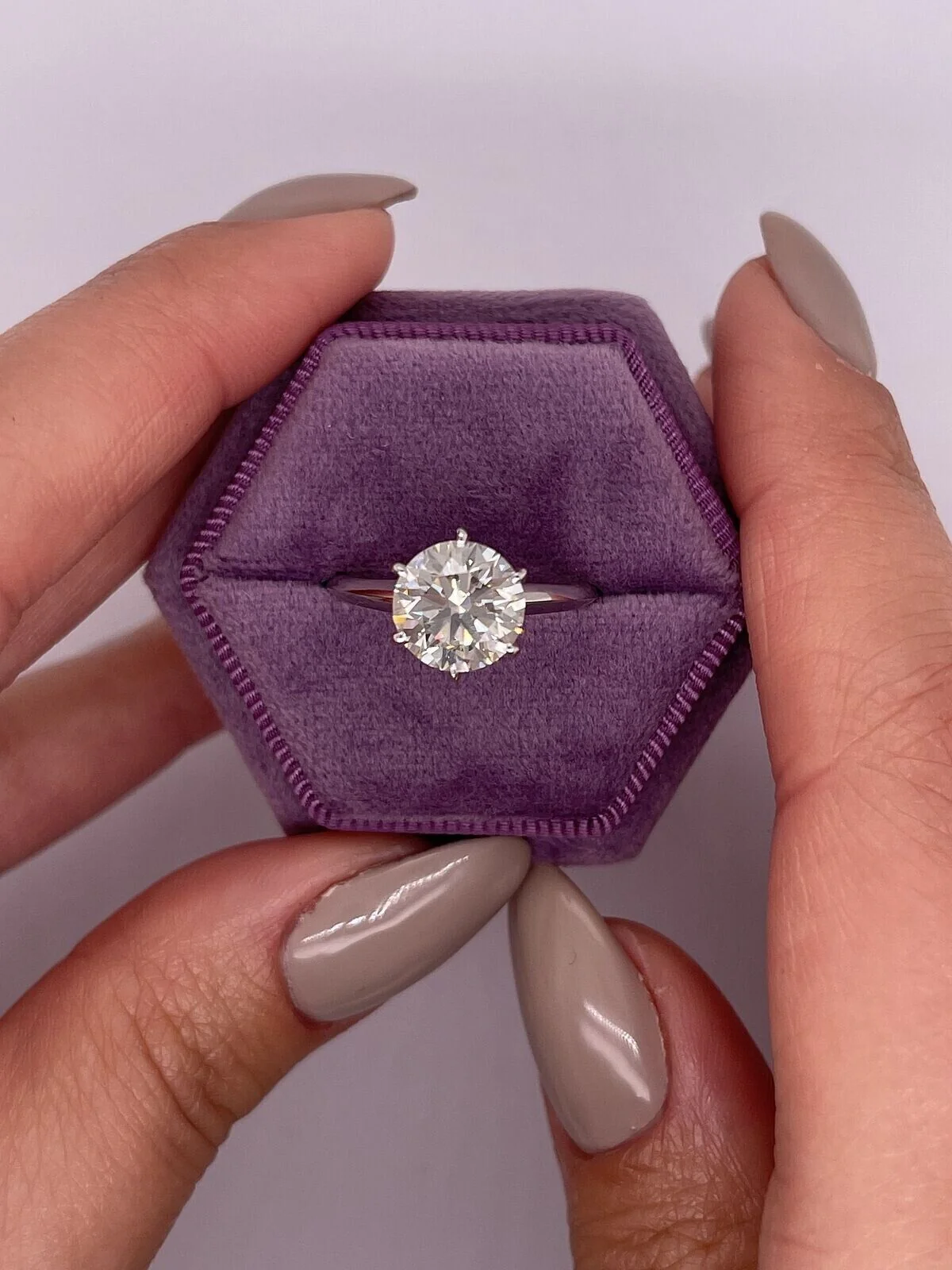 IGI Diamond Engagement Ring VS H Round Cut 2 Ct Lab Created CVD Eye Clean, Real - Image 3