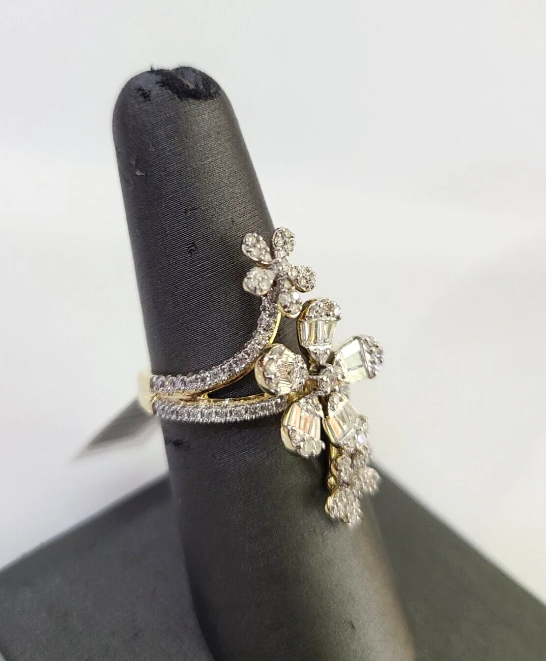 Real 10k Flowers Diamond Ladies Ring Women Casual 10Kt Yellow Gold All Sizes - Image 3