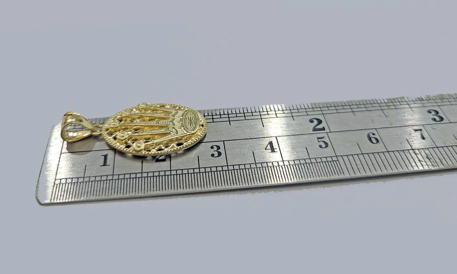 Real 10k Gold Circular  Charm Pendant 10kt Yellow Gold Unisex - Image 4