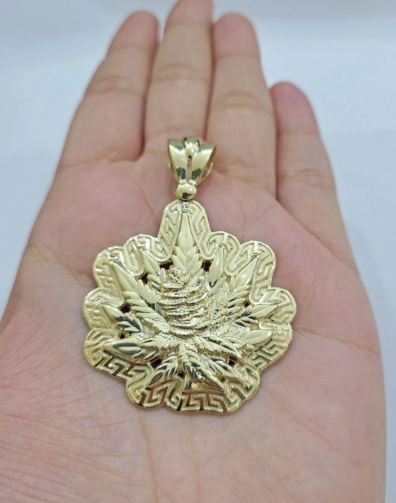 Real 10k Gold Weed leaf Charm Pendant 10kt Yellow Gold Unisex - Image 5