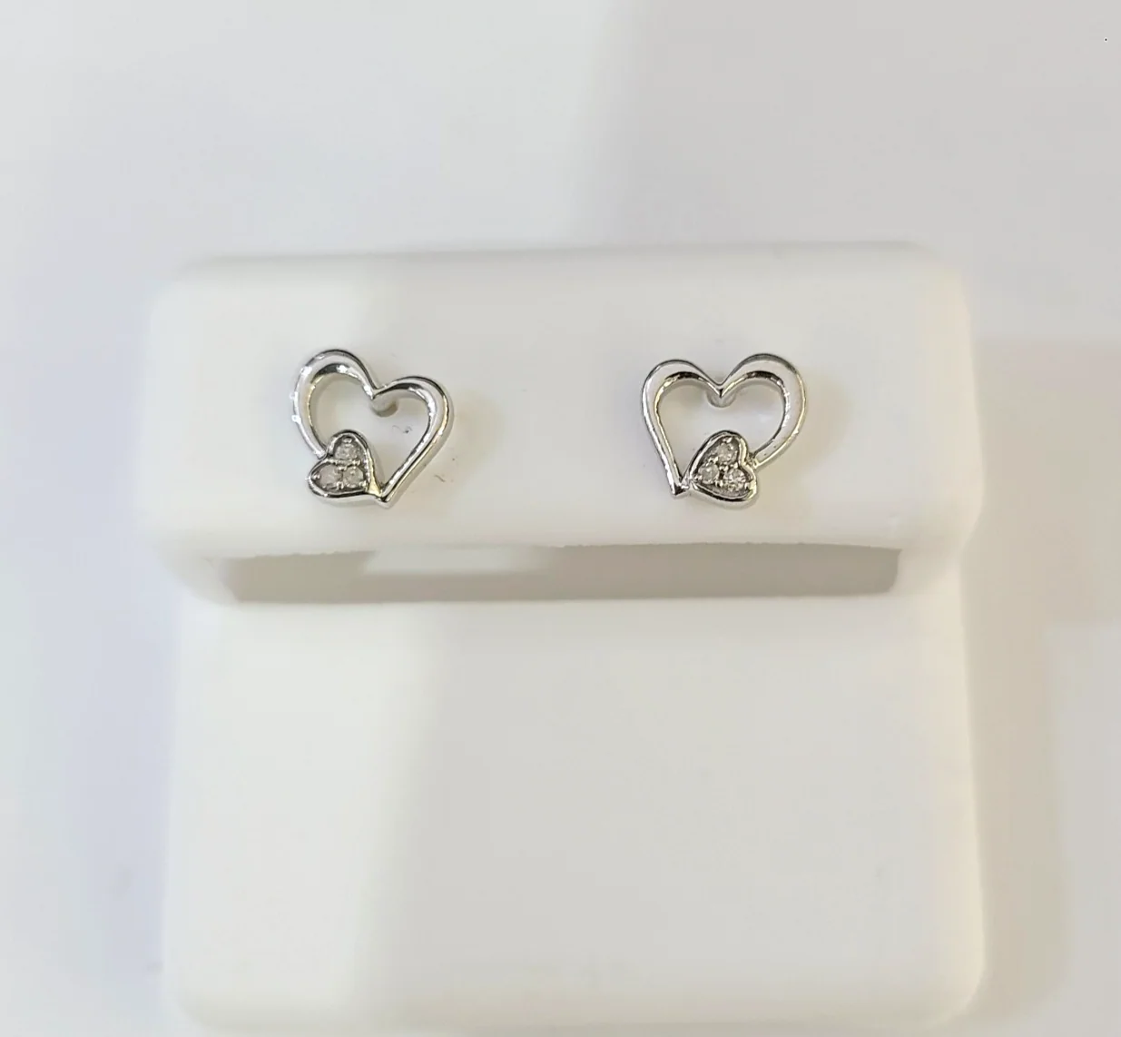 Real Diamond Silver 925 Sterling Heart Earrings Screw Back Stud For ladies - Image 2